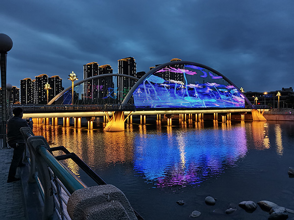 1742970194152440.jpg 阿克苏河道亮化.jpg