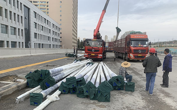 农村阿克苏太阳能路灯安装全解析：庭院阿克苏太阳能路灯施工指南